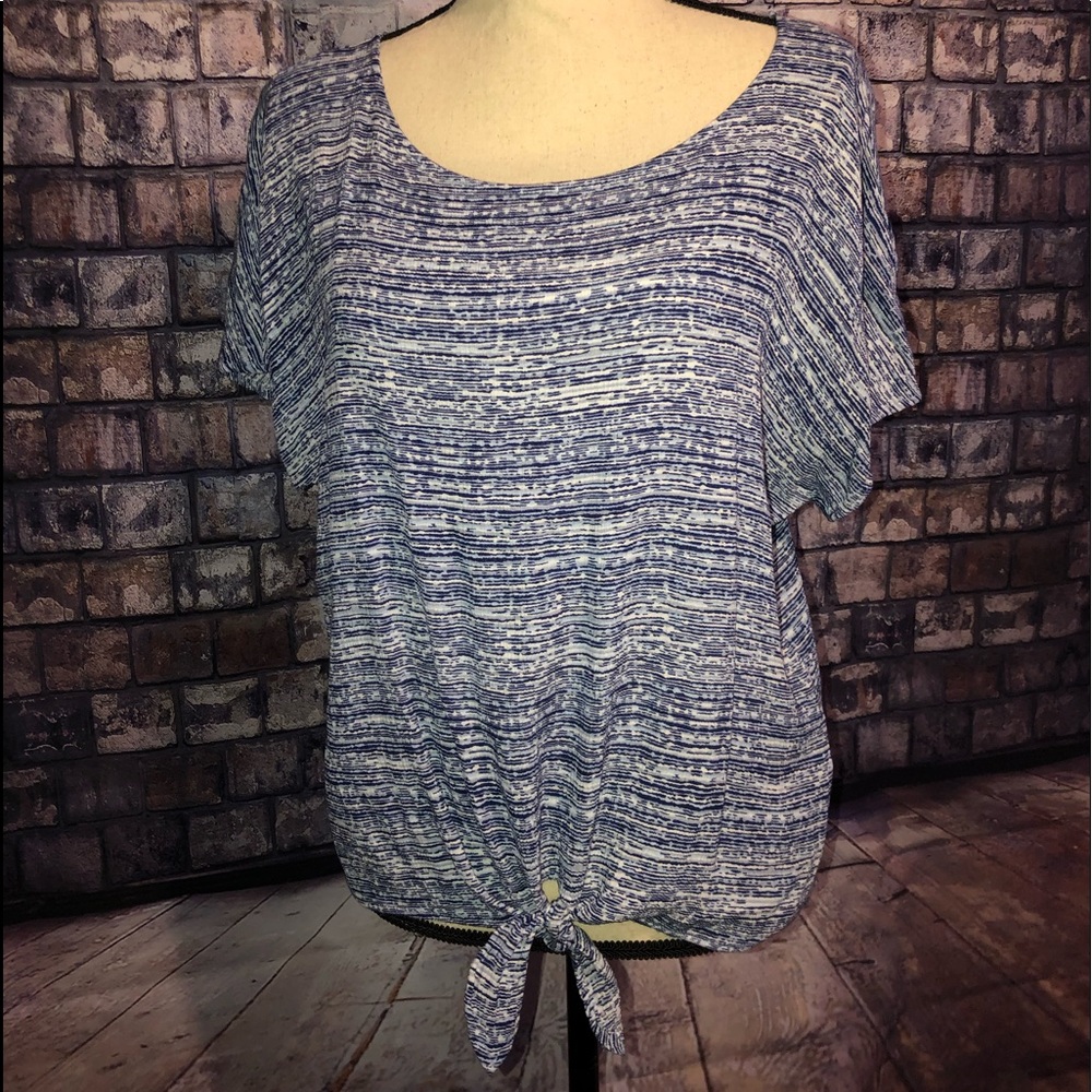 Liz Claiborne Short Sleeve Tie Top